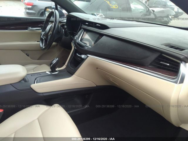 Cadillac XT5 2019 аукцион фото